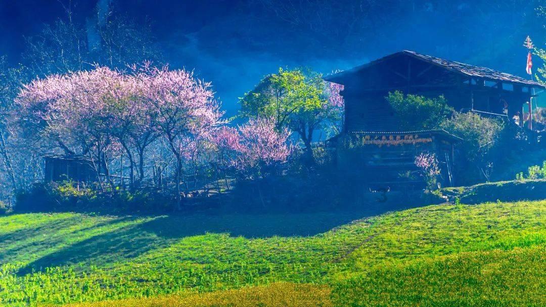 贵州榕江:“村超”胜地年味浓
